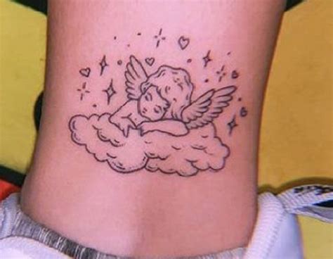 Tatuajes femeninos de angelitos